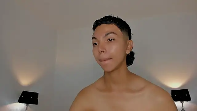 xhenisa  online show from January 2026 04:56:02 PM