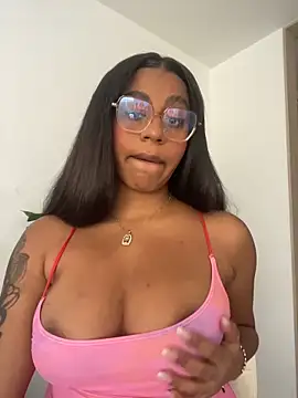 charlotteeruss online show from February 2026 04:43:01 PM