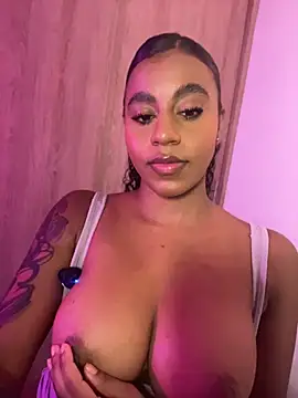 Snapshot of charlotteeruss chatting on July 2026 11:31:01 PM charlotteeruss online show from July 2026 11:31:01 PM