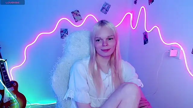 Emily Nyaffee online show from October 2025 06:08:02 PM