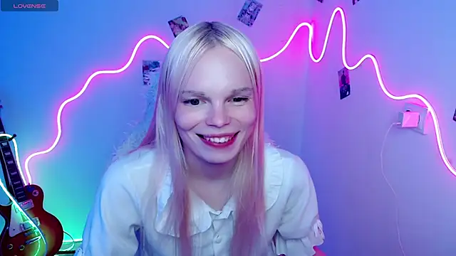 Emily Nyaffee online show from October 2025 02:44:01 AM