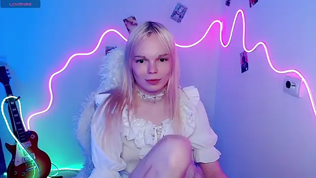 Emily Nyaffee online show from October 2025 05:25:01 PM