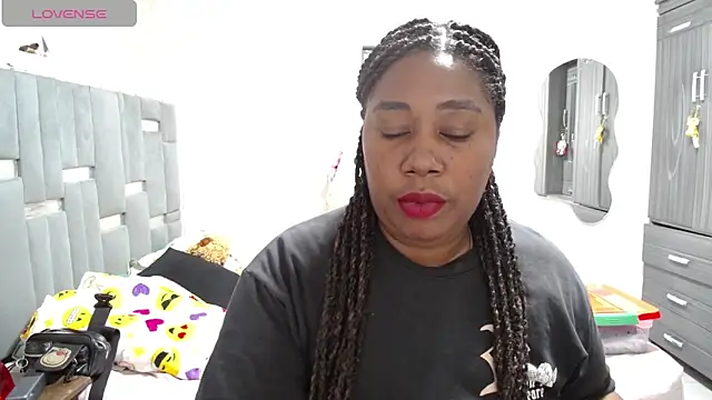 thickebonymilfF online show from April 2026 04:01:01 AM