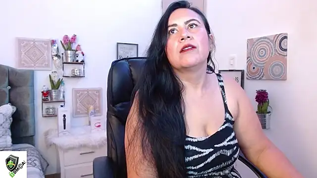 amalia brunette online show from December 2024 11:17:02 PM