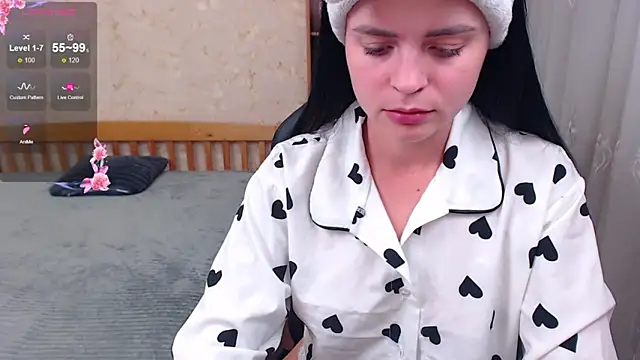Snapshot of JuicyJess chatting on September 2025 07:57:02 PM JuicyJess online show from September 2025 07:57:02 PM