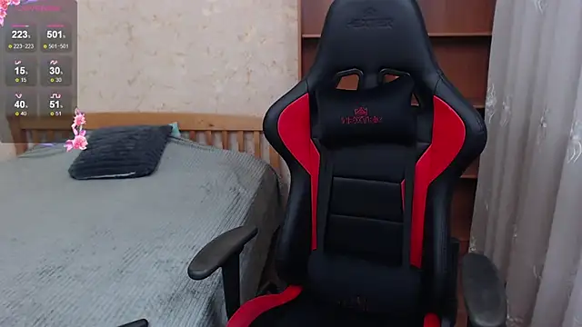 JuicyJess online show from April 2026 07:22:01 PM