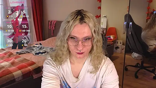 Lori Myaf online show from October 2025 03:18:01 PM