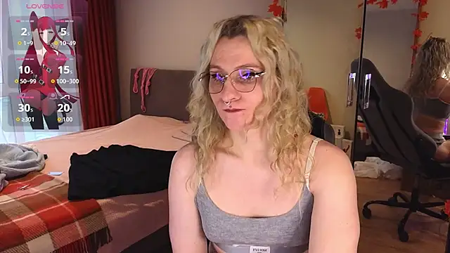 Lori Myaf online show from October 2025 02:03:01 PM