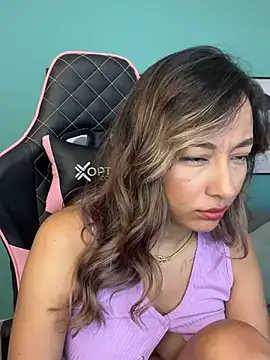 DianaHopson online show from December 2024 01:36:02 PM