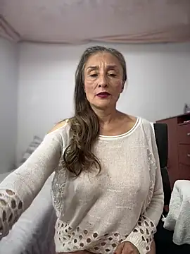 lilian prada online show from April 2026 03:55:02 PM