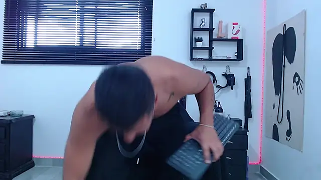 KinkyAllisonSub online show from December 2024 07:21:02 PM