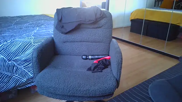 sarametisse26 online show from April 2026 07:03:02 AM