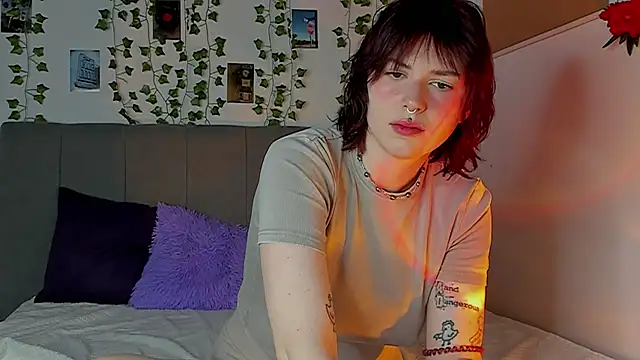 miss Lizzy online show from December 2024 01:07:01 AM