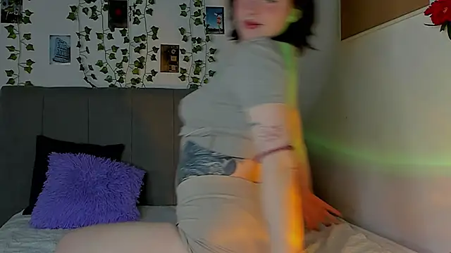 miss Lizzy online show from December 2024 04:12:01 AM