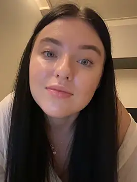 Angela Fosterr online show from October 2025 03:40:01 PM