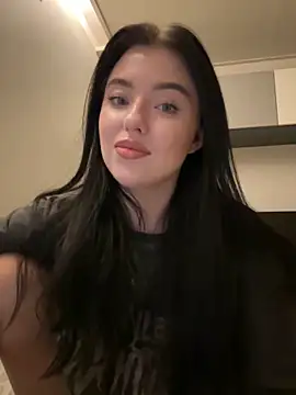 Angela Fosterr online show from December 2025 06:39:01 PM