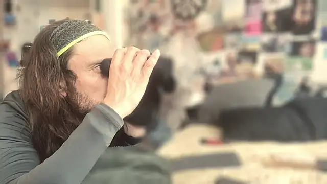 Snapshot of DownstairsSky chatting on October 2025 05:46:02 PM DownstairsSky online show from October 2025 05:46:02 PM