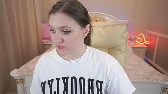 EmmyCharmm online show from December 2024 12:51:02 PM