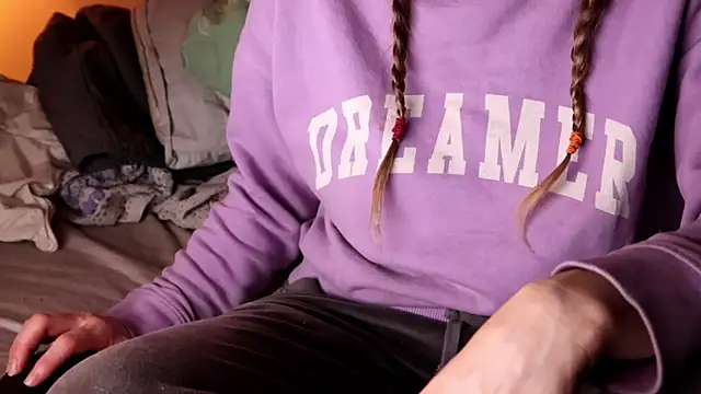 Snapshot of xxpixeyxx chatting on March 2025 12:01:02 PM xxpixeyxx online show from March 2025 12:01:02 PM