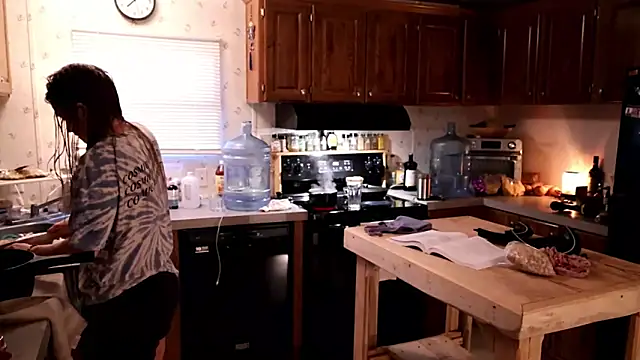 Snapshot of xxpixeyxx chatting on September 2025 12:28:02 PM xxpixeyxx online show from September 2025 12:28:02 PM