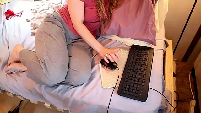 Snapshot of xxpixeyxx chatting on September 2025 04:23:02 PM xxpixeyxx online show from September 2025 04:23:02 PM