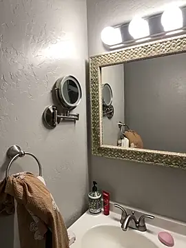 demonslayerr999 online show from December 2024 08:41:01 AM