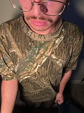 demonslayerr999 online show from December 2024 01:58:02 AM