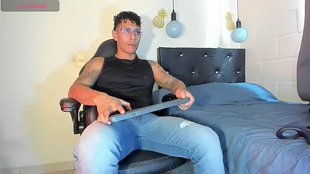 FuckHardlove online show from December 2024 06:34:02 PM