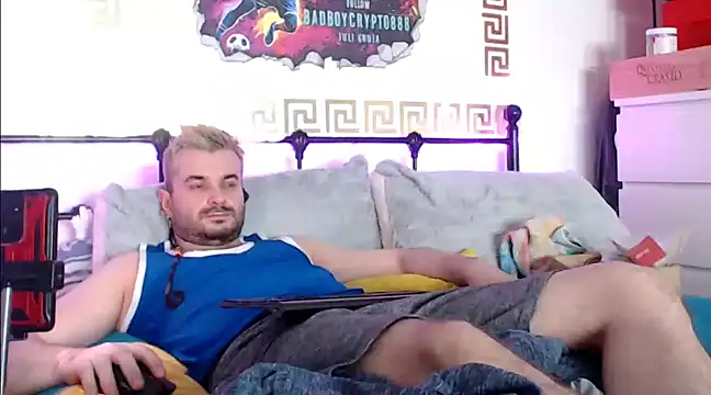 Snapshot of erotico69xxx chatting on March 2025 09:32:02 PM erotico69xxx online show from March 2025 09:32:02 PM