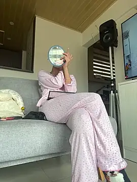 Snapshot of Ameellie chatting on January 2025 03:28:02 PM Ameellie online show from January 2025 03:28:02 PM