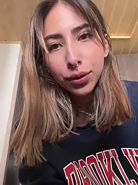 Snapshot of Ameellie chatting on January 2025 03:05:02 PM Ameellie online show from January 2025 03:05:02 PM