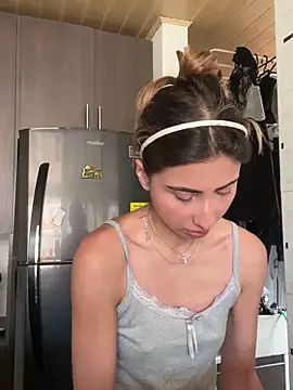 Snapshot of Ameellie chatting on February 2025 03:49:02 PM Ameellie online show from February 2025 03:49:02 PM