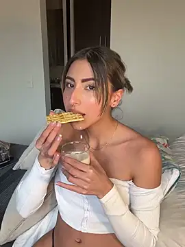 Snapshot of Ameellie chatting on February 2025 06:35:02 PM Ameellie online show from February 2025 06:35:02 PM