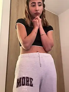 Snapshot of Ameellie chatting on March 2025 06:22:01 PM Ameellie online show from March 2025 06:22:01 PM