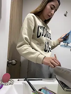 Snapshot of Ameellie chatting on March 2025 03:20:01 PM Ameellie online show from March 2025 03:20:01 PM