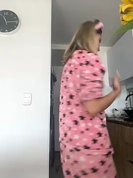 Snapshot of Ameellie chatting on September 2025 03:26:02 PM Ameellie online show from September 2025 03:26:02 PM