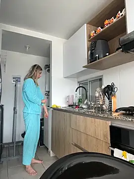 Snapshot of Ameellie chatting on October 2025 03:42:02 PM Ameellie online show from October 2025 03:42:02 PM