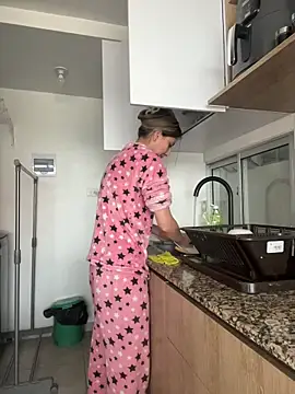 Snapshot of Ameellie chatting on October 2025 03:22:01 PM Ameellie online show from October 2025 03:22:01 PM