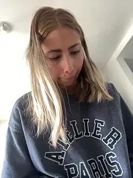 Ameellie online show from June 2026 03:33:01 PM