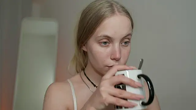 Snapshot of _Appr0ved_ chatting on February 2025 04:07:01 PM Appr0ved online show from February 2025 04:07:01 PM