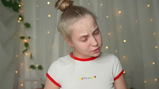 Snapshot of _Appr0ved_ chatting on February 2025 02:54:02 PM Appr0ved online show from February 2025 02:54:02 PM