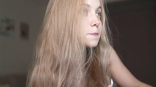 Snapshot of _Appr0ved_ chatting on November 2025 05:07:01 PM Appr0ved online show from November 2025 05:07:01 PM