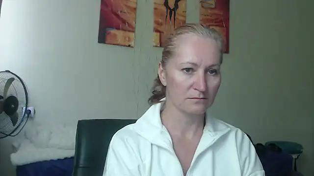 AmellyGrand online show from April 2026 12:52:02 PM