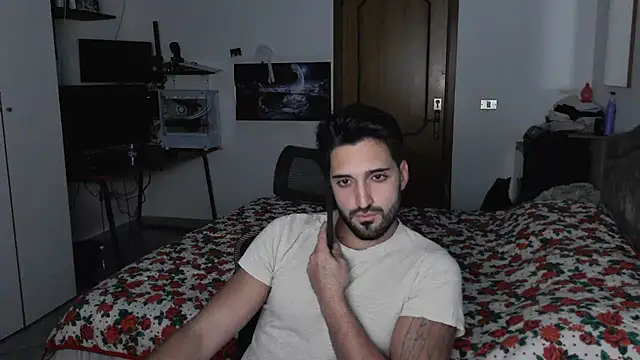 Snapshot of Alexox02 chatting on October 2025 05:15:02 PM Alexox02 online show from October 2025 05:15:02 PM