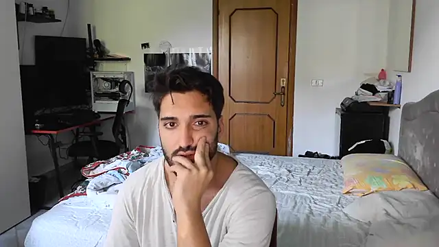 Snapshot of Alexox02 chatting on October 2025 07:19:02 AM Alexox02 online show from October 2025 07:19:02 AM