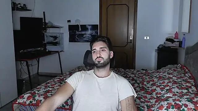 Snapshot of Alexox02 chatting on October 2025 07:04:02 PM Alexox02 online show from October 2025 07:04:02 PM