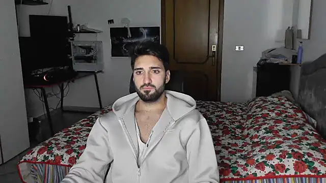 Snapshot of Alexox02 chatting on November 2025 09:14:01 PM Alexox02 online show from November 2025 09:14:01 PM