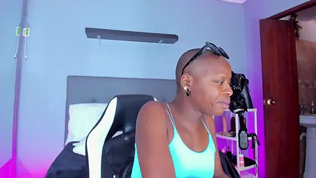 Coco Kiss online show from October 2025 07:11:02 PM