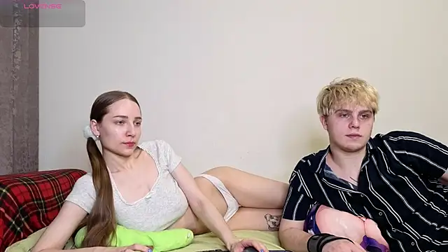 Emily and Ilumi online show from February 2026 05:31:01 PM