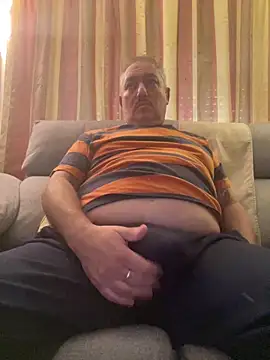 Snapshot of Russirayu chatting on November 2025 04:17:01 PM Russirayu online show from November 2025 04:17:01 PM